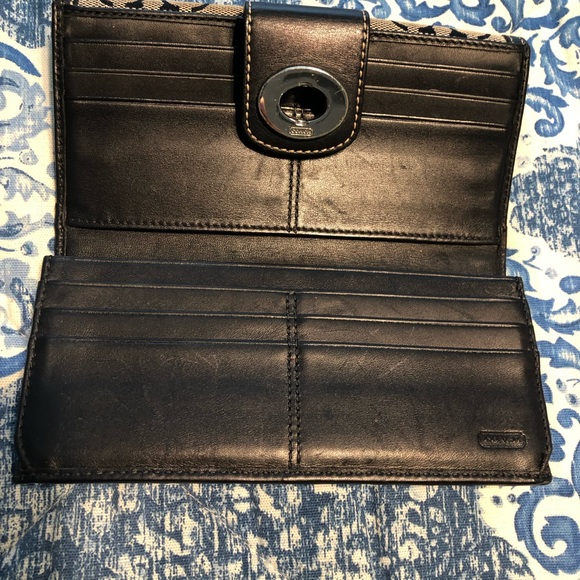 Black Coach Signature Wallet - Picture 7 of 8